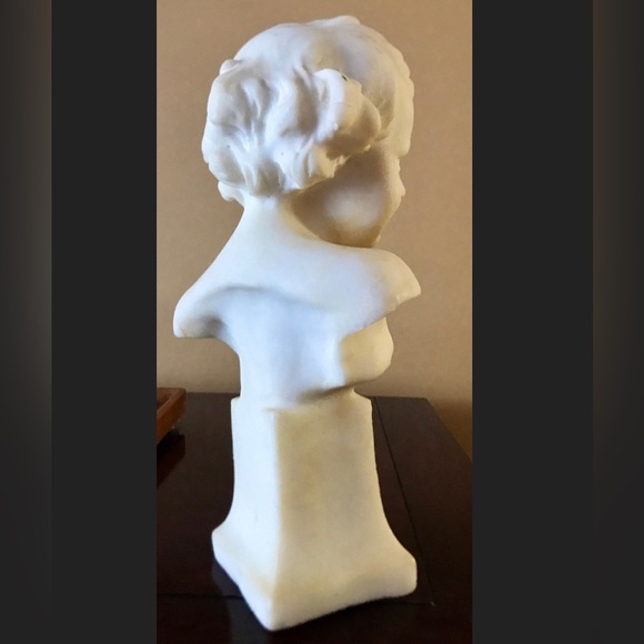 19th Century Antique Hand Carved Alum Young Girl Female Bust Statue Sculpture - Picture 4 of 10